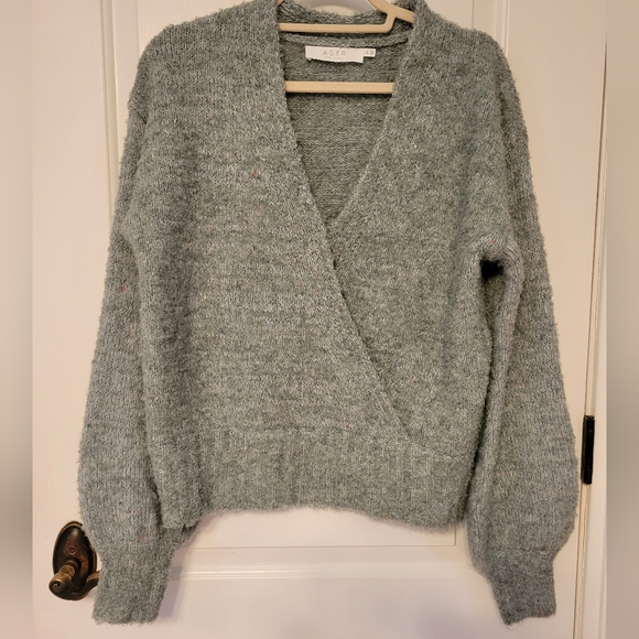 ASTR The Label Boucle Faux Wrap Sweater Women’s M Sage Chunky Knit Wool Blend - Picture 6 of 6